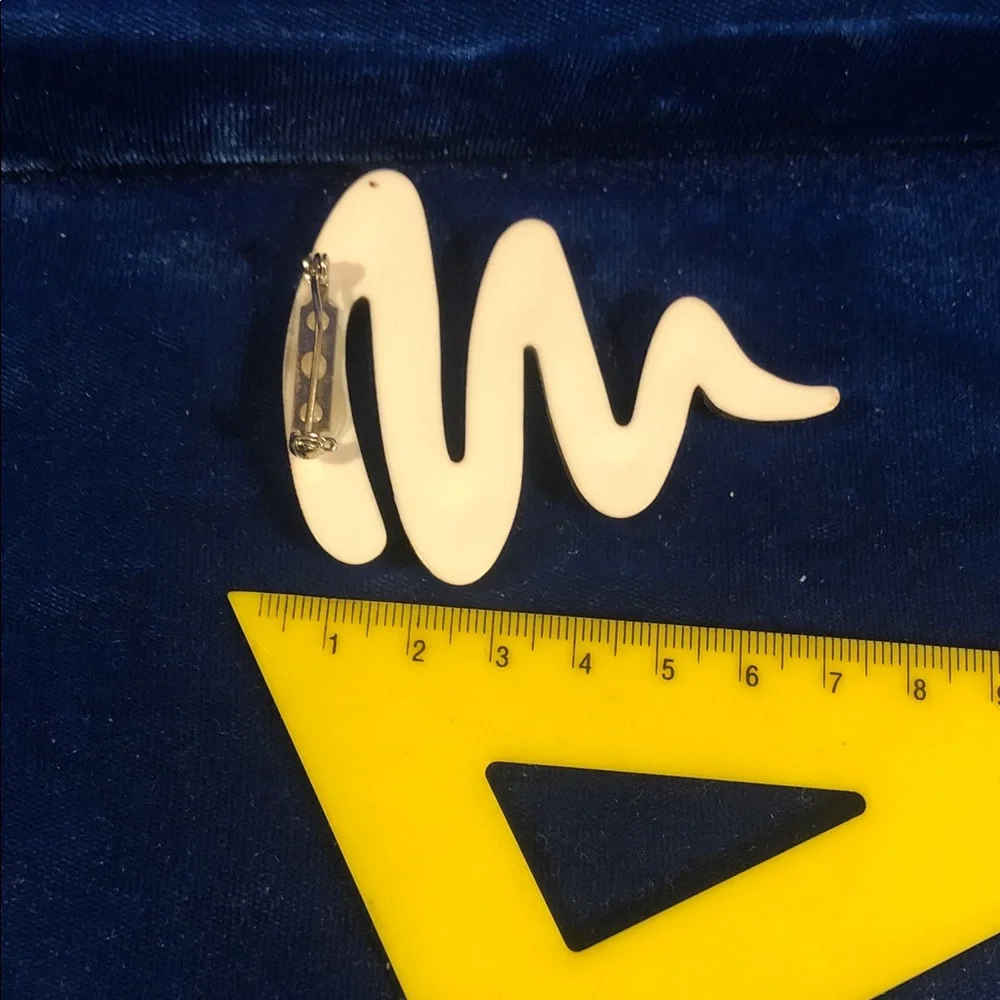 ⚡️Gold Zigzag Abstract Pin - Gold Tone
